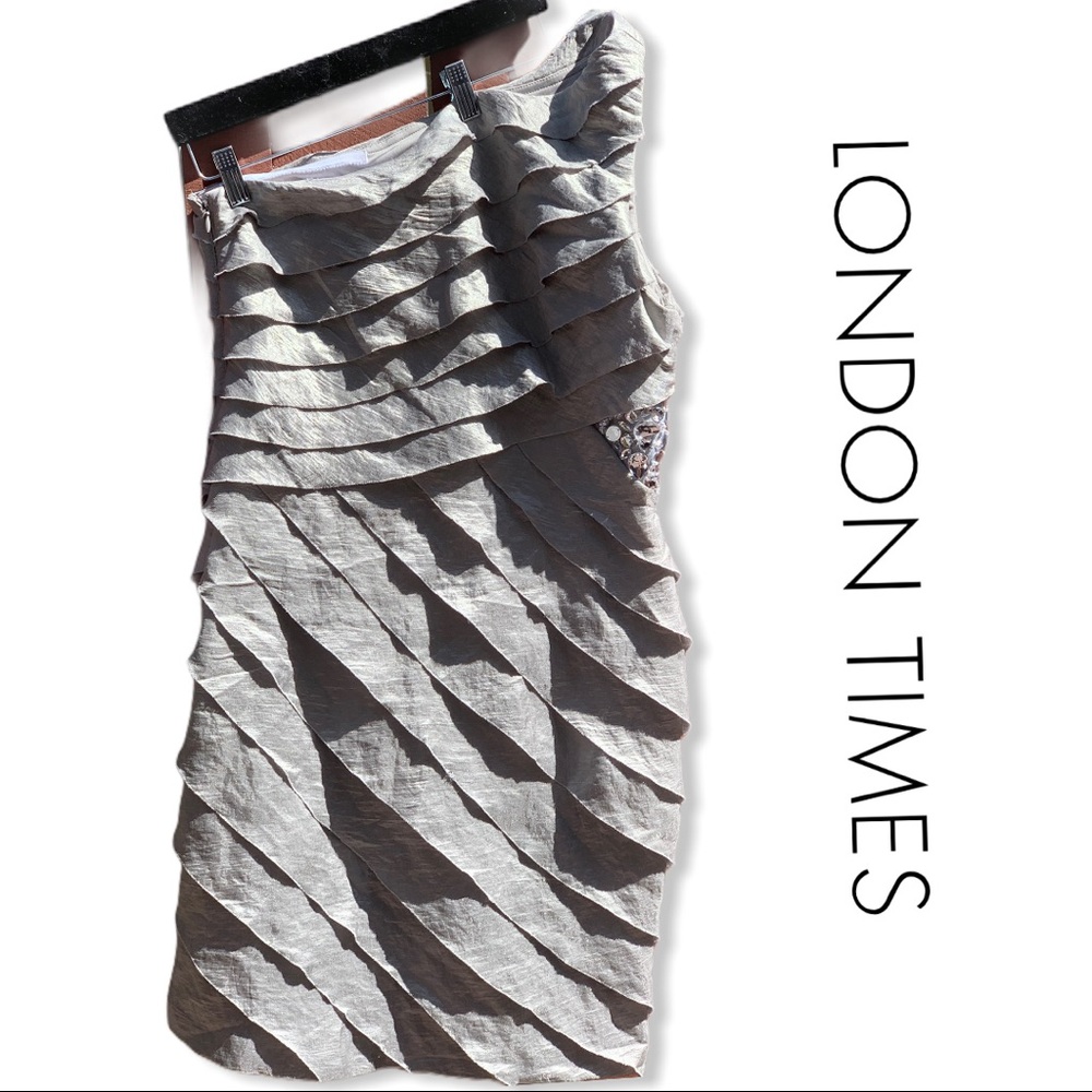 🤩HP⭐️London Times Slvr Tiered Sheath Dress 14P - Picture 3 of 10